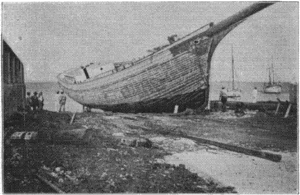 Schip op stapel op de werf van den heer Hellmund.  (Foto van den heer Krijt)